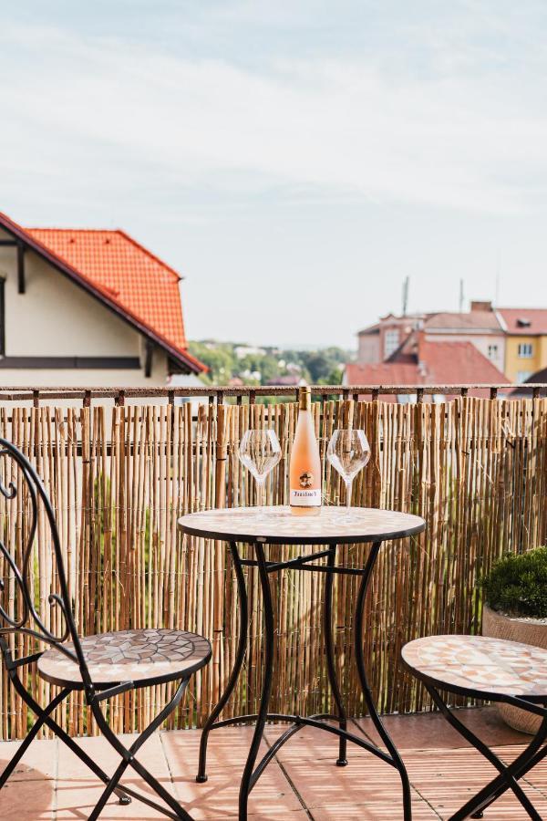 Executive 2-Bdrm Central Suite Ústí nad Labem 外观 照片