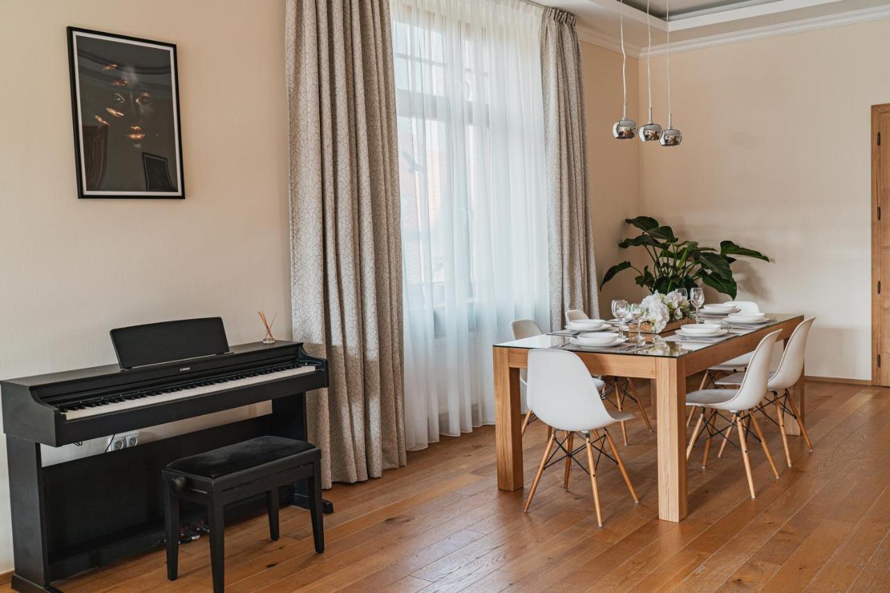 Executive 2-Bdrm Central Suite Ústí nad Labem 外观 照片